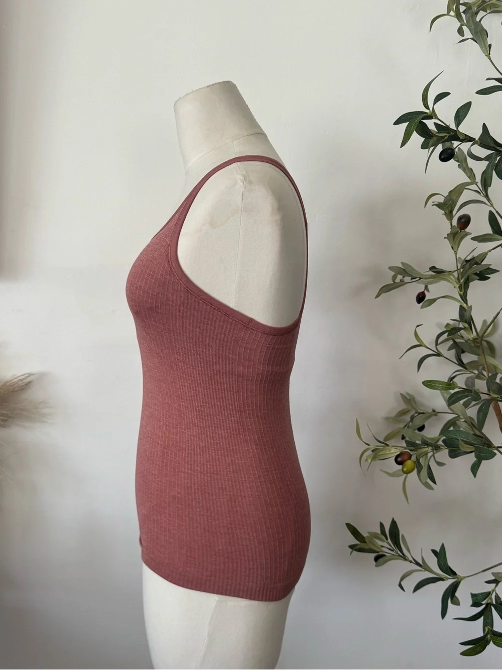 Lululemon Racerback Tank Top Size 2 Dusty Rose Built-In Bra
